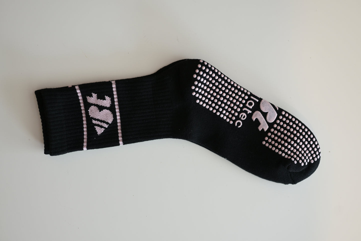 Pilates Grip Socks for Women – Non-Slip, Cushioned Barre & Reformer Socks with Grippy Soles for Studio Workouts
